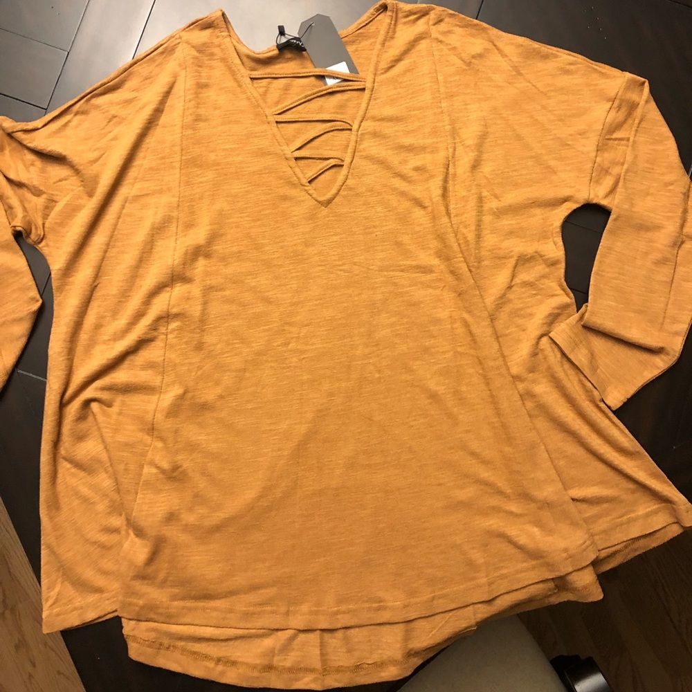 Women’s 2XL Top, new
